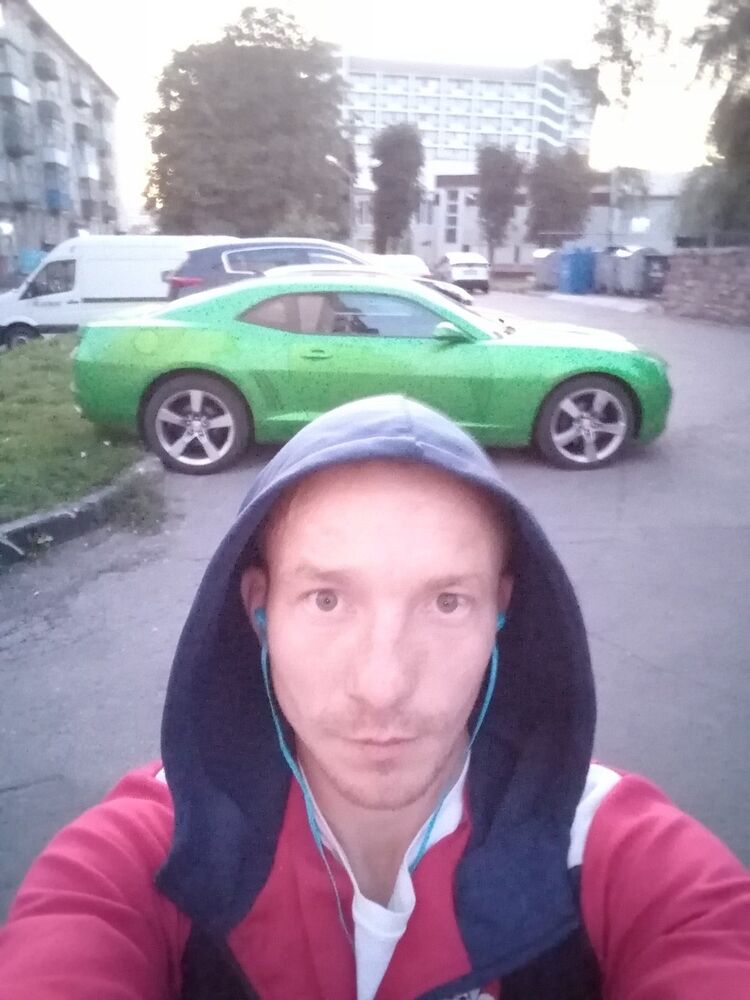  ,   Aleks BANDT, 34 ,   ,   , c 