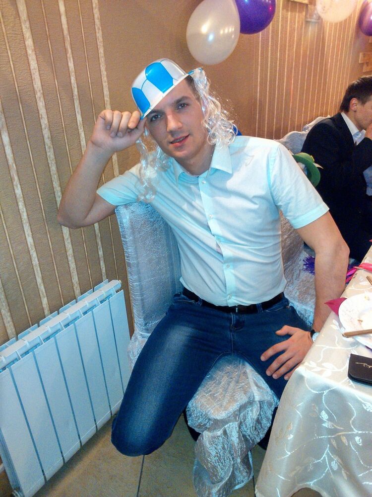  ,   Hooli, 35 ,   
