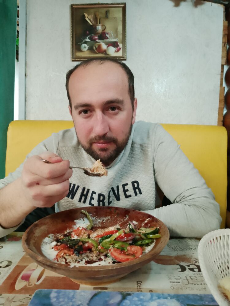  41983882  Ileszumaev, 41 ,    