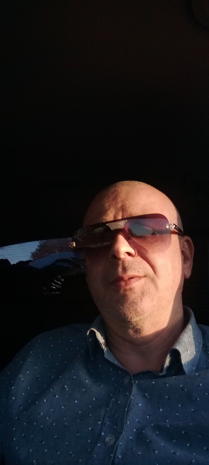  41926052  Zhuro, 43 ,    