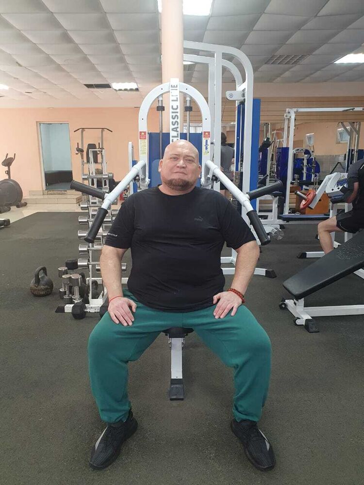  52736982  Oleg bigrant, 47 ,    