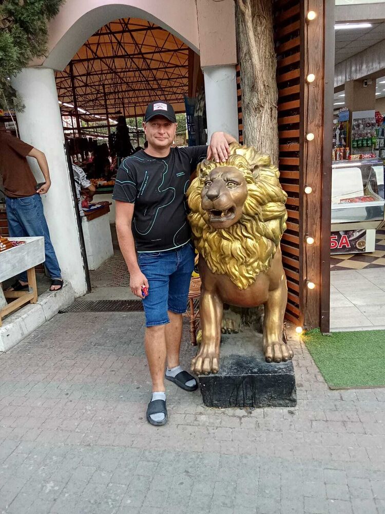  53670082  VLADIMIR, 43 ,    