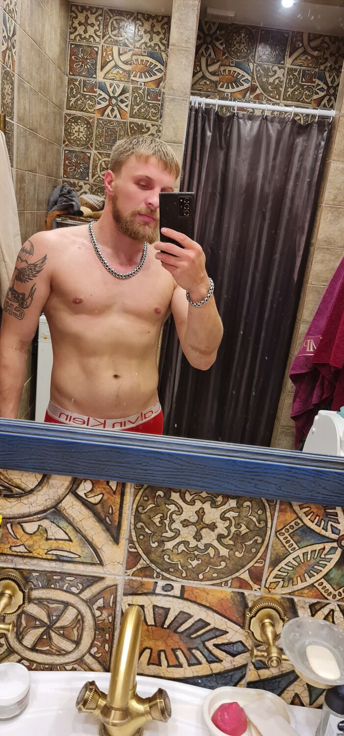  ,   Alex, 31 ,   c , 