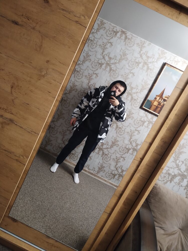  47686172  , 21 ,    