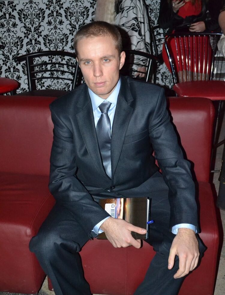  5330372  Lazer, 37 ,    