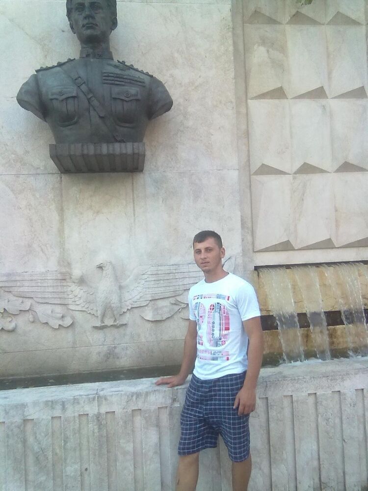  12127842  Leomid, 31 ,    