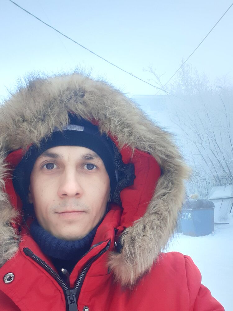  40189572  Maksim, 34 ,    