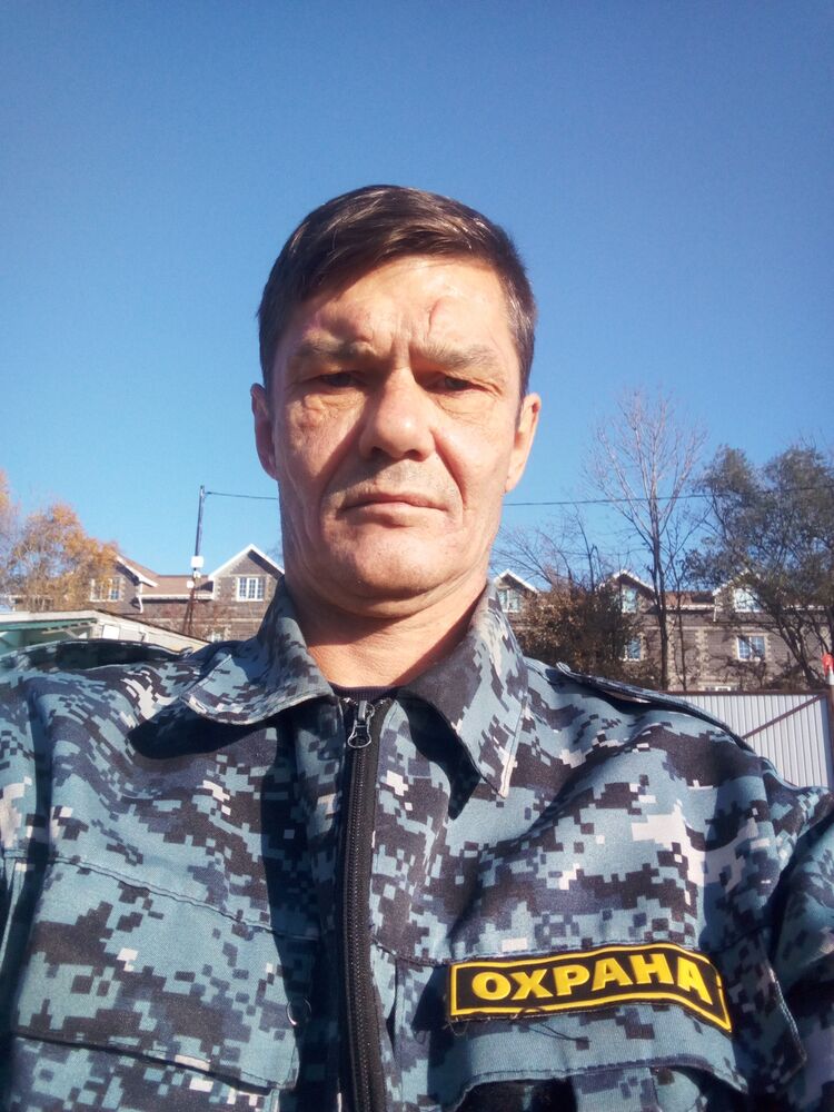  54453202  Dmitrii, 47 ,    