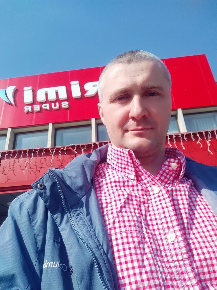  ,   Nikolajus, 43 ,   ,   