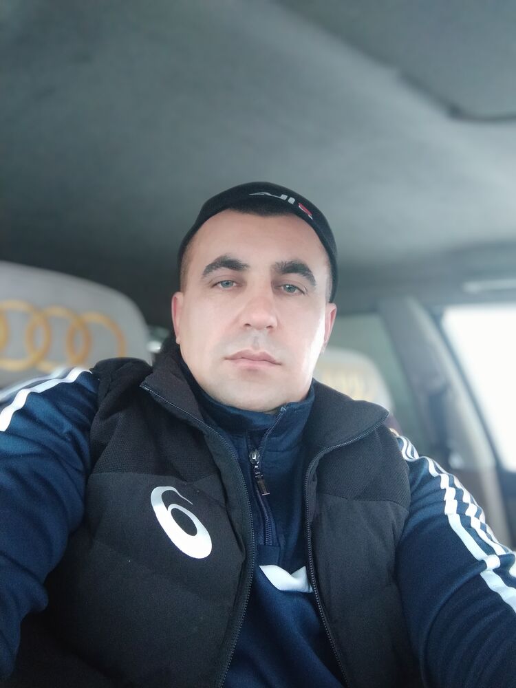  ,   Roman, 33 ,   ,   