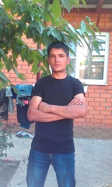  48385422  Mansur, 38 ,    