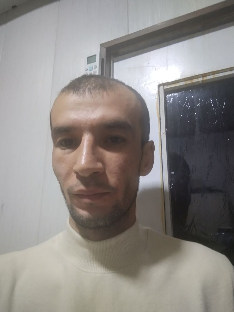  30846172  Adam, 34 ,    