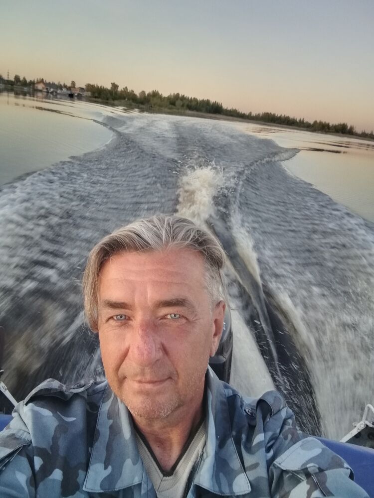  48895852  , 53 ,    