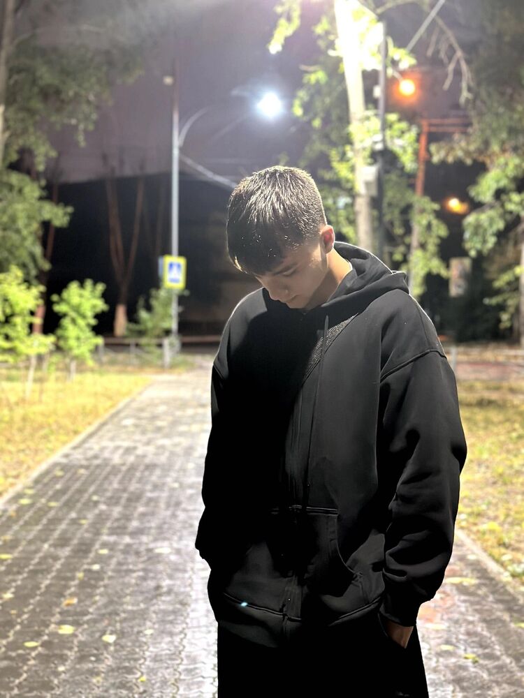  --,   , 20 ,   