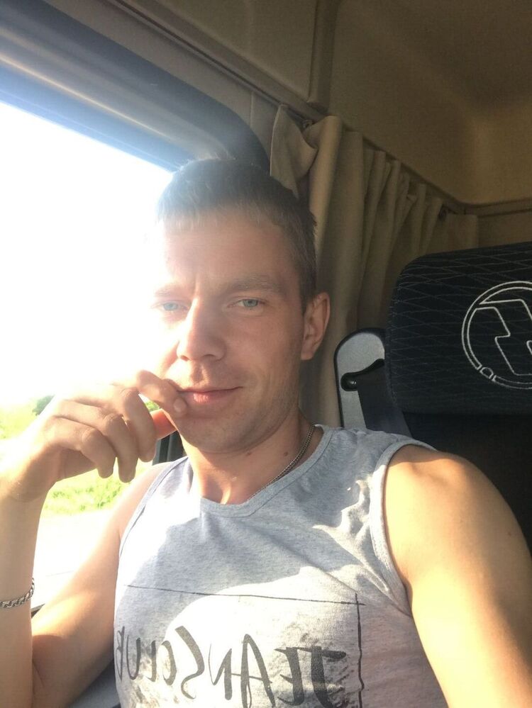  37014832  , 32 ,    