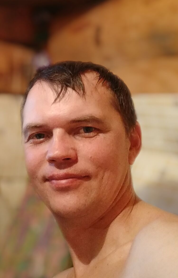  33777452  Alex, 44 ,    