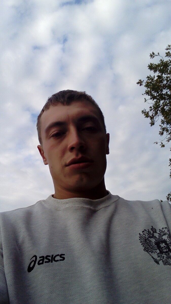  ,   Leonid, 32 ,   