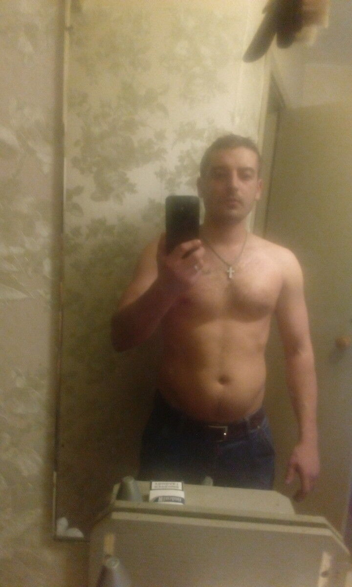  9118092  Viktor, 35 ,    