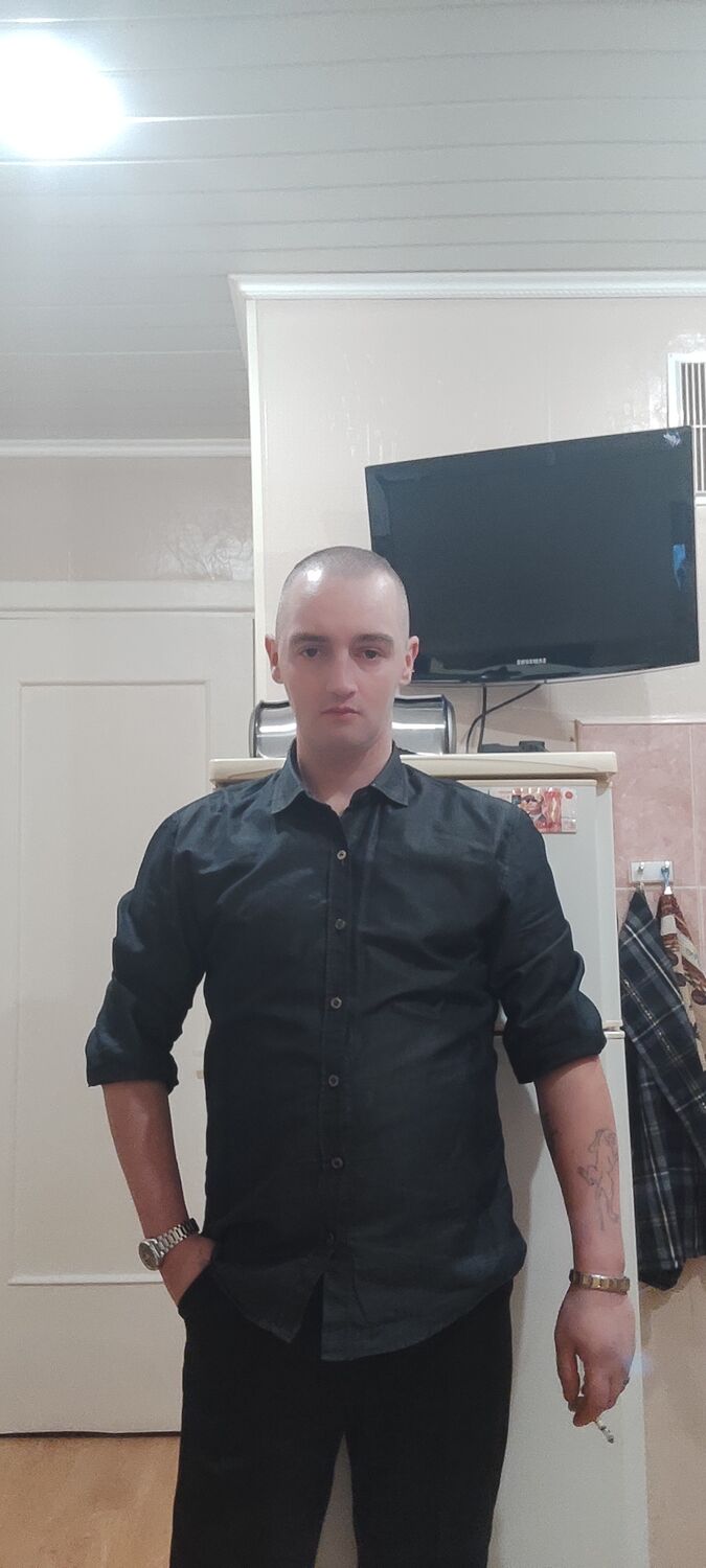  24802402  Igor, 41 ,    