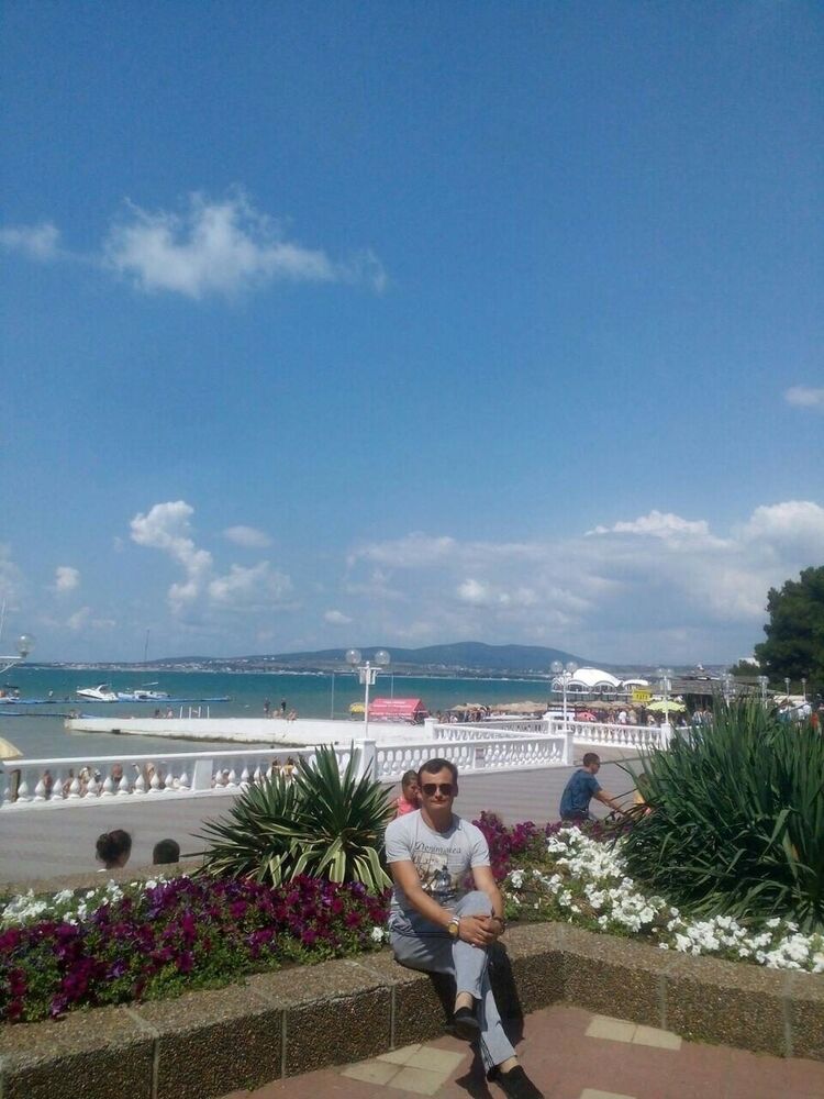  16463892  Andrei, 50 ,    