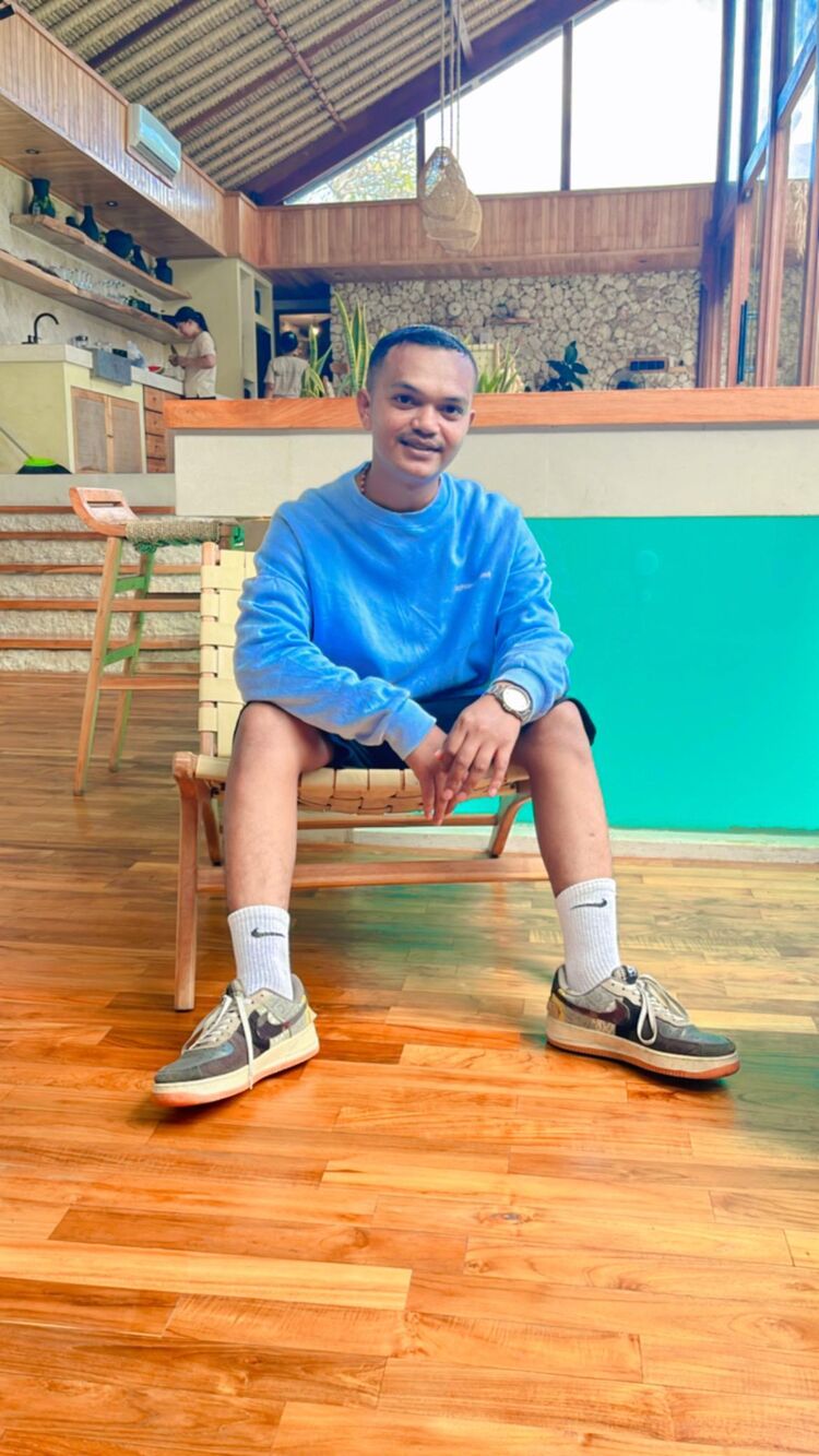  53167012  Lebron, 25 ,    Denpasar