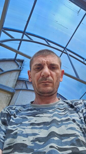  ,   Leonid, 37 ,   c 