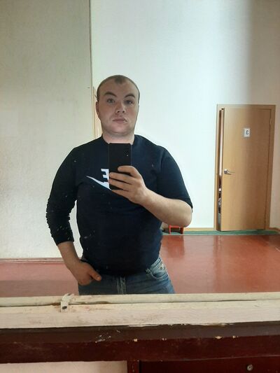  ,   Ivan, 28 ,  