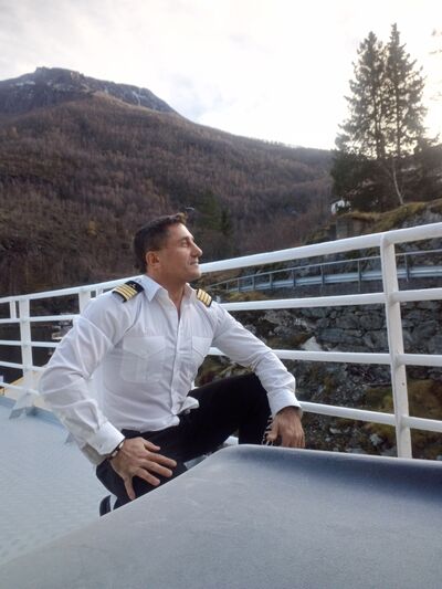  ,   Sandrik, 54 ,     , c 