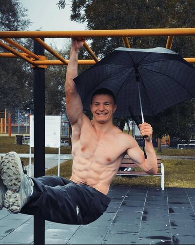  ,   Artur, 25 ,     , c 