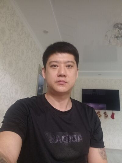  ,   Igor, 35 ,     