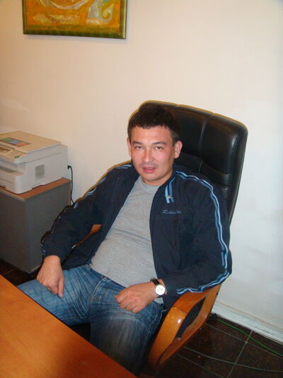  ,   Azamat, 44 ,  