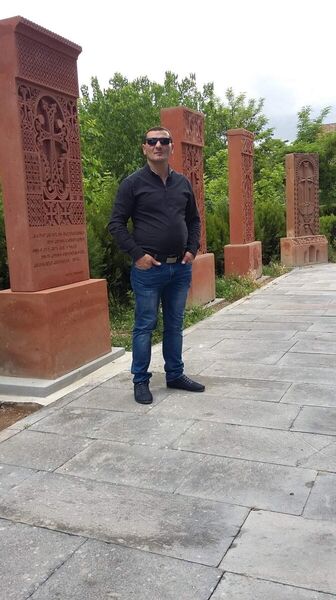  ,   Artur, 49 ,   ,   , c 