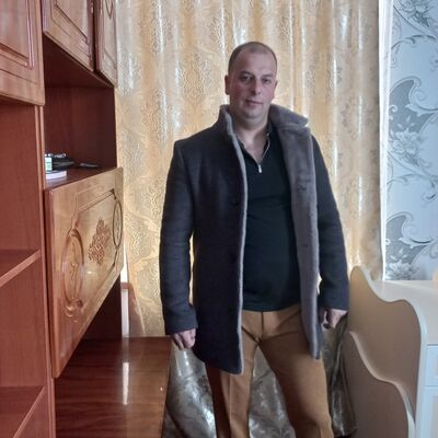  ,   Sargis, 35 ,   ,   