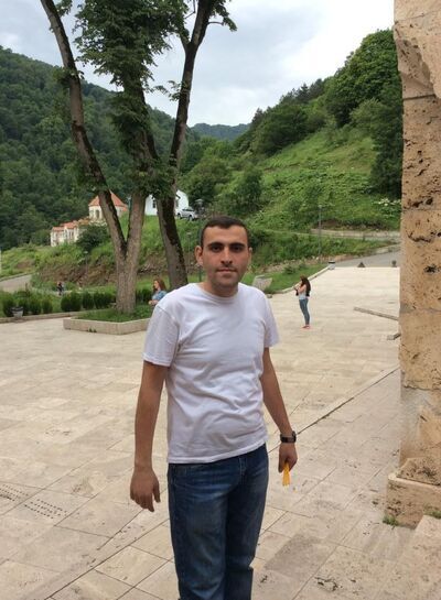  ,   Hovik, 77 ,   ,   , c 