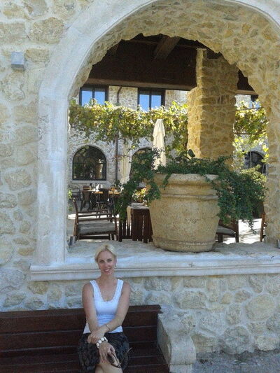  ,   Anna, 49 ,  