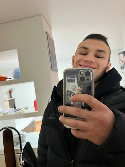  ,   Denis, 22 ,   ,   , c 