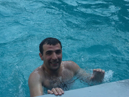  ,   Gugo, 37 ,   