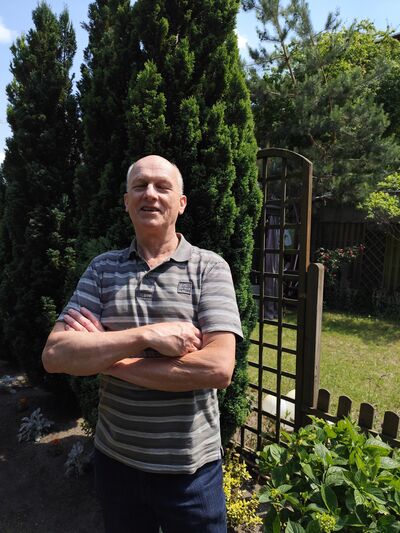 ,   Marek, 64 ,     
