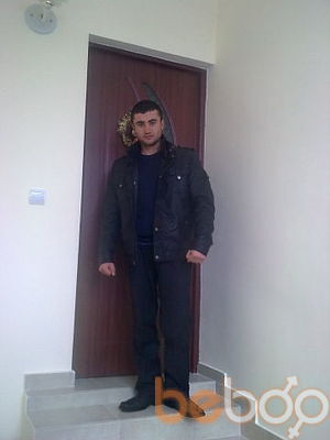  ,   Hovo, 33 ,  