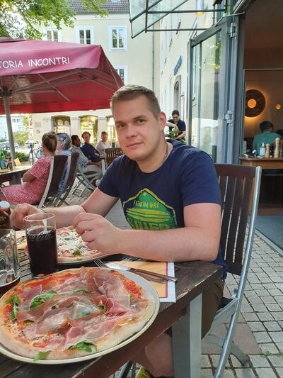  ,   Evgeni, 26 ,   ,   , c , 