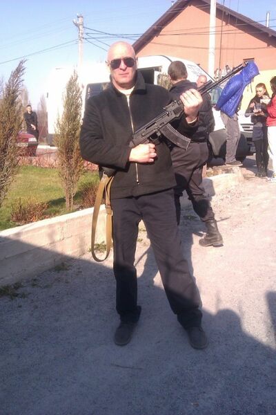  ,   Kostas, 53 ,   ,   , c 