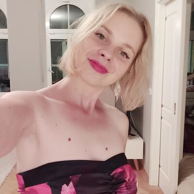  ,   Yana, 32 ,   ,   
