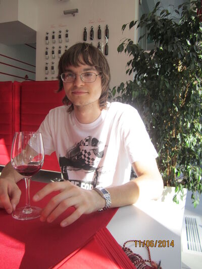  ,   Valentino, 33 ,   