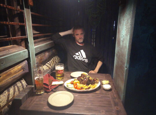  ,   Alex, 40 ,   ,   