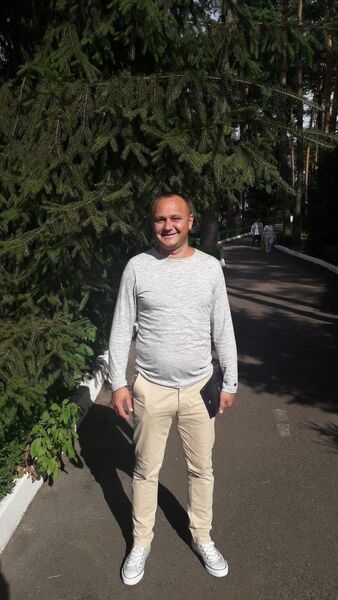  Jasien,   , 44 ,  