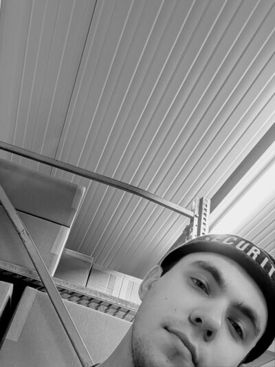  ,   Pawels, 31 ,   ,   