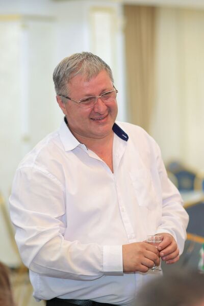  ,   Robert, 49 ,   ,   