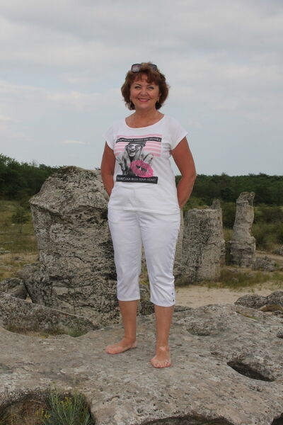  ,   Inna, 69 ,  