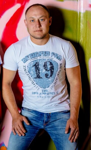  ,   Mitia, 37 ,   ,   
