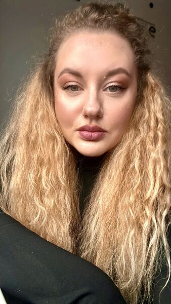  ,   Ilona, 31 ,   ,   